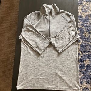 Lululemon 1/2 Zip Metal Vent